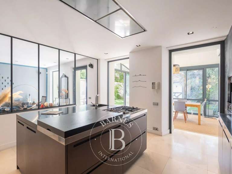 Appartement Marseille 8e - 5 chambres - 401m²