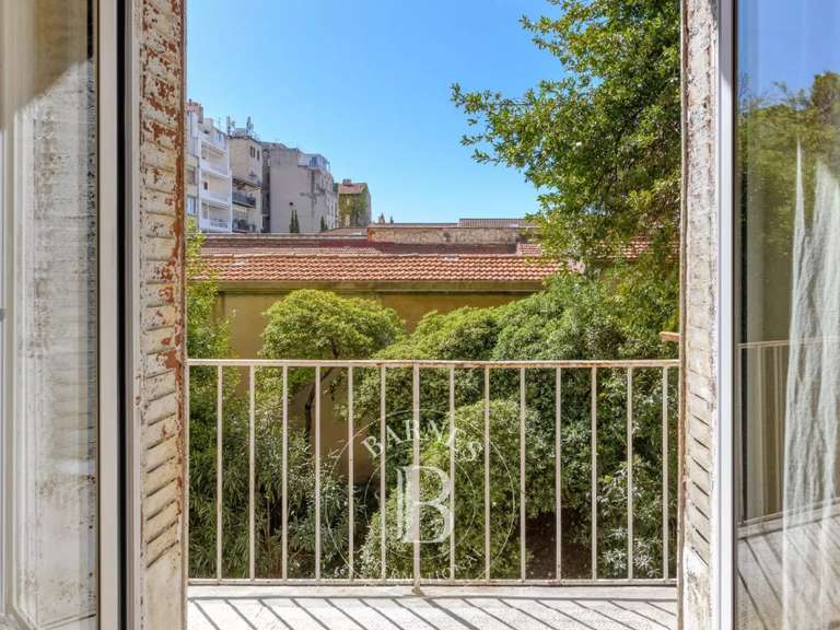Appartement Marseille 8e - 2 chambres - 87m²
