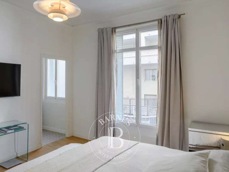 Appartement Marseille 8e - 2 chambres - 87m²