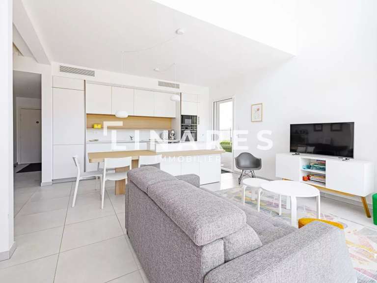 Appartement Marseille 8e - 2 chambres - 77m²