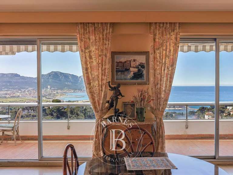 Appartement Marseille 8e - 2 chambres - 168m²