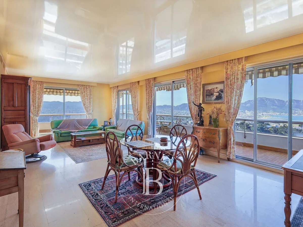 Apartment Marseille 8e