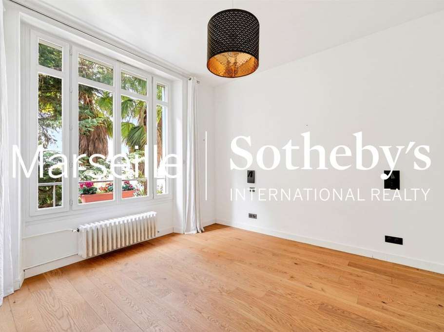 Apartment Marseille 8e