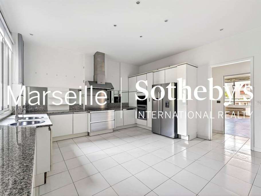 Apartment Marseille 8e