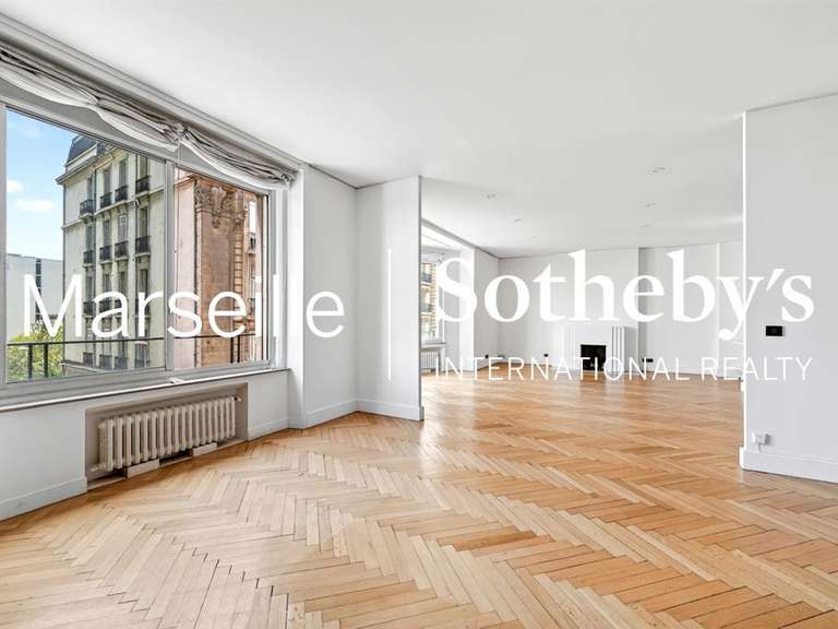 Apartment Marseille 8e - 3 bedrooms - 218m²