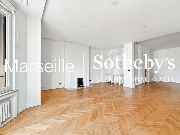 Apartment Marseille 8e - 3 bedrooms - 218m²