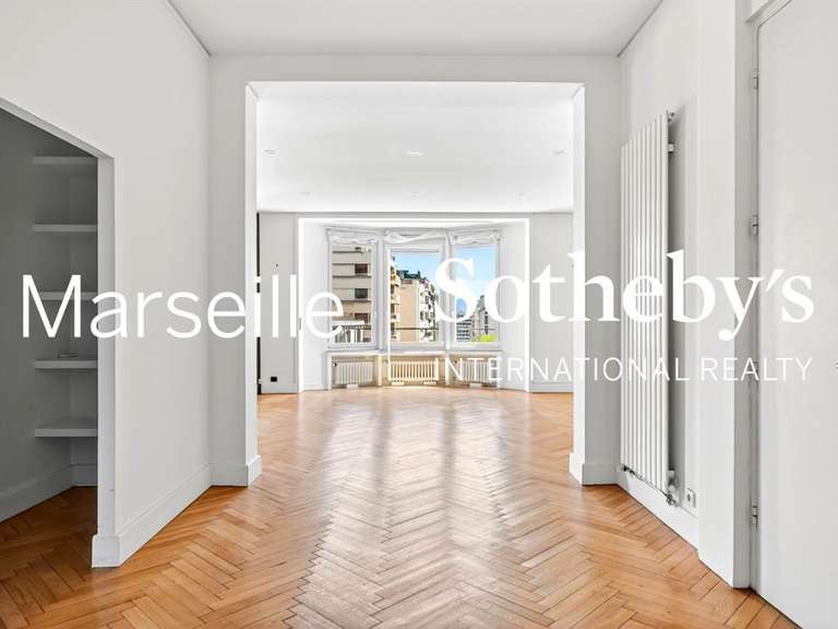 Apartment Marseille 8e - 3 bedrooms - 218m²