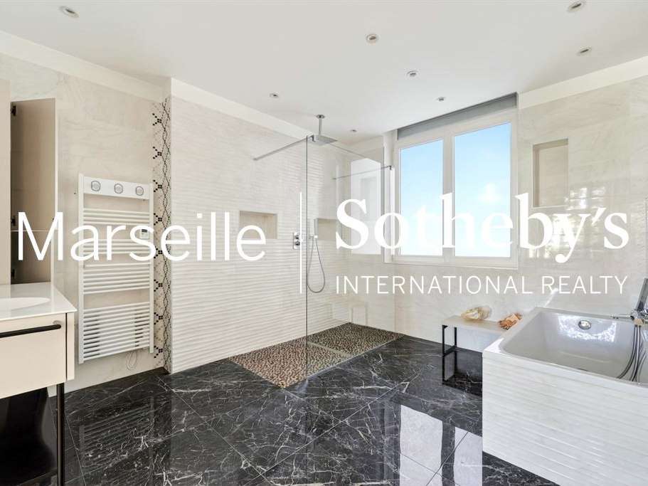 Apartment Marseille 8e