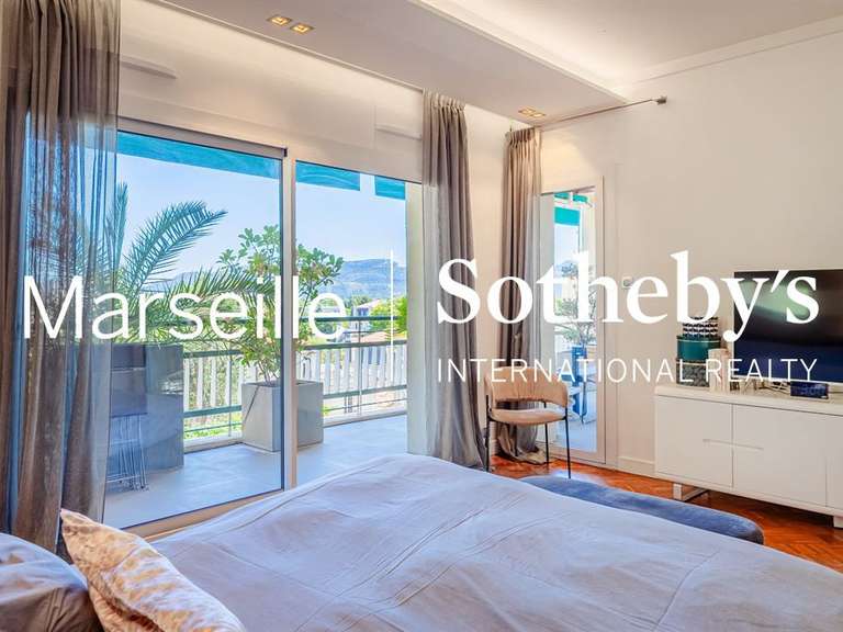 Appartement Marseille 8e - 3 chambres - 179m²