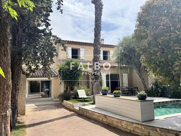 Appartement Marseille 8e - 4 chambres - 127m²