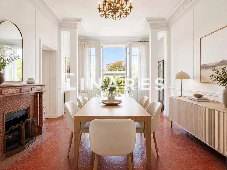 Apartment Marseille 8e - 5 bedrooms - 211m²