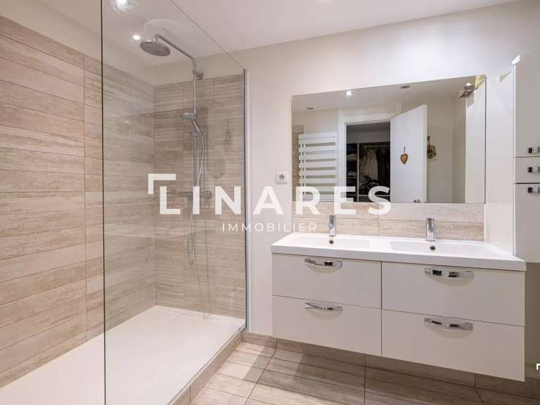 Appartement Marseille 8e - 5 chambres - 202m²