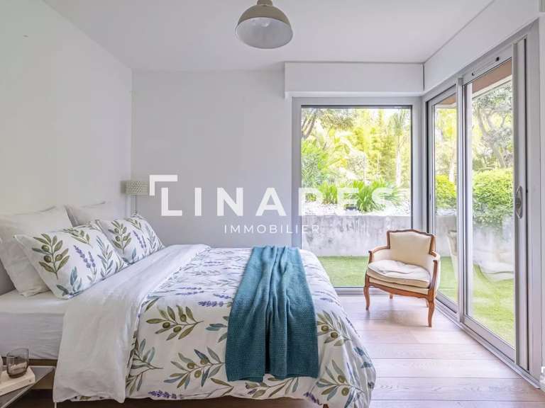 Appartement Marseille 8e - 5 chambres - 202m²