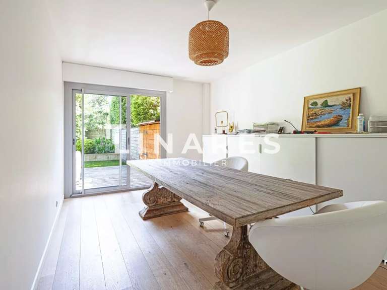 Appartement Marseille 8e - 5 chambres - 202m²