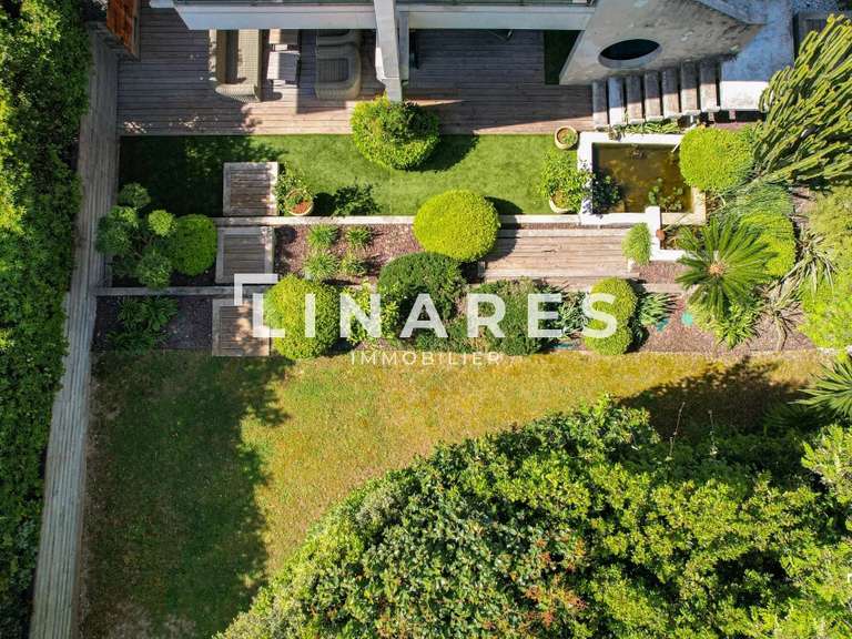Appartement Marseille 8e - 5 chambres - 202m²
