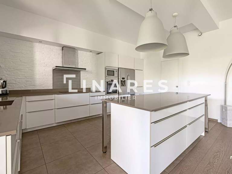Appartement Marseille 8e - 5 chambres - 202m²