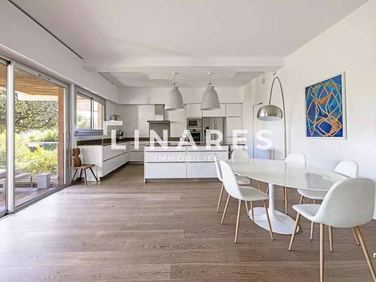 Appartement Marseille 8e - 5 chambres - 202m²