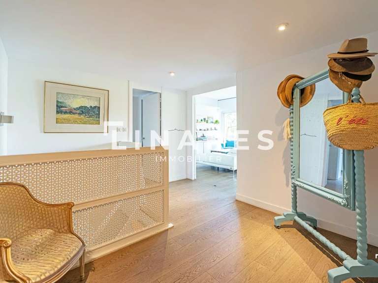 Appartement Marseille 8e - 5 chambres - 202m²