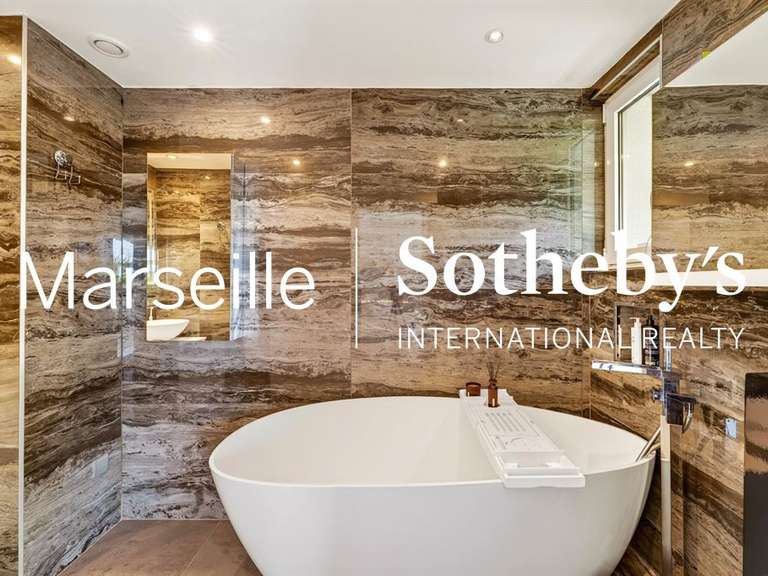Appartement Marseille 8e - 3 chambres - 115m²