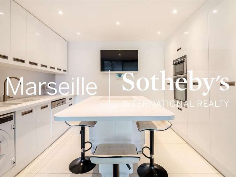 Appartement Marseille 8e - 6 chambres - 184m²