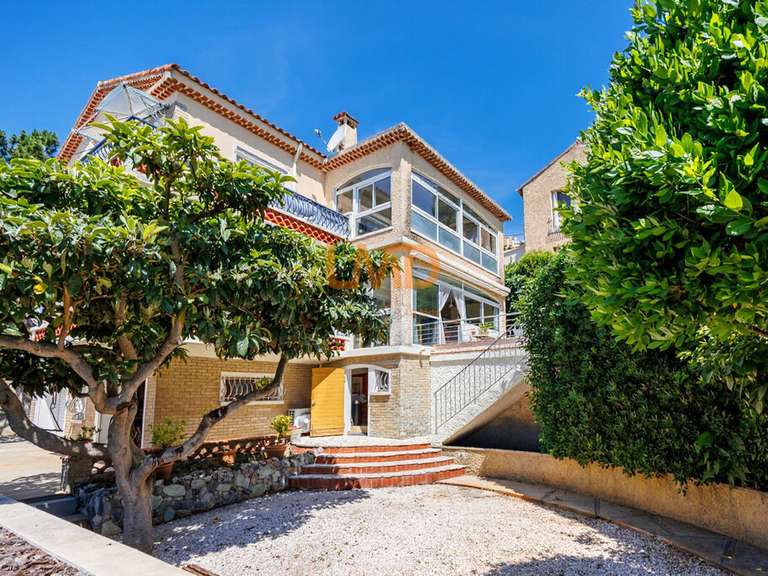 Appartement Marseille 8e - 2 chambres - 102m²
