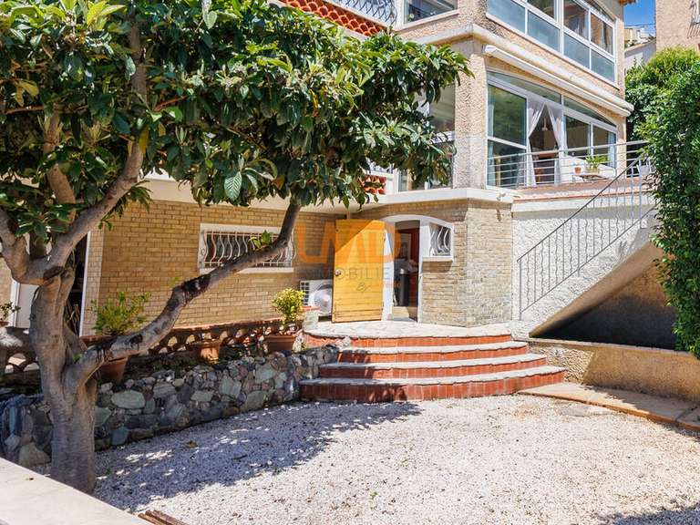 Appartement Marseille 8e - 2 chambres - 102m²