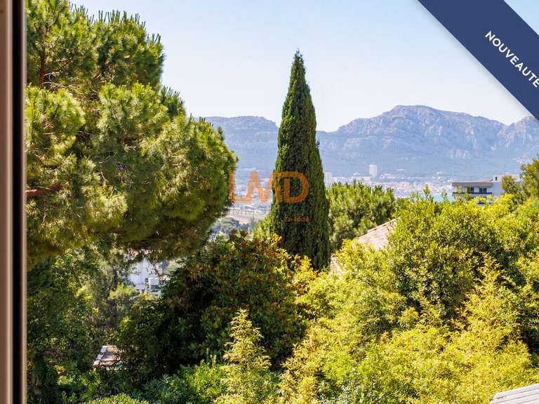 Appartement Marseille 8e - 2 chambres - 94m²