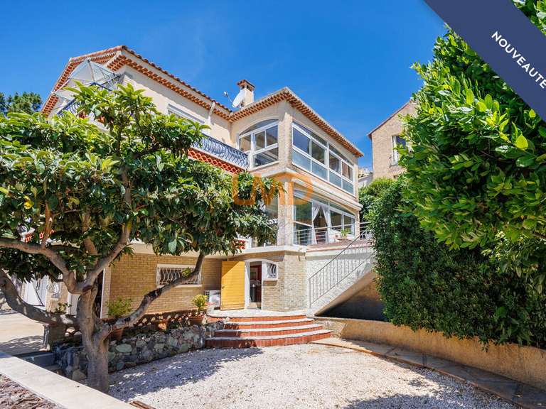 Appartement Marseille 8e - 2 chambres - 94m²