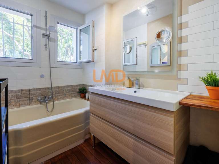 Appartement Marseille 8e - 2 chambres - 102m²