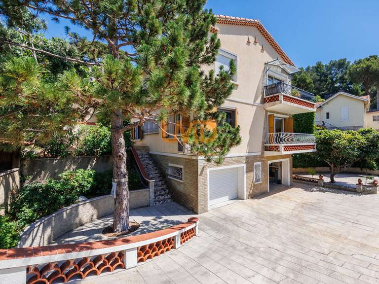Appartement Marseille 8e - 2 chambres - 102m²
