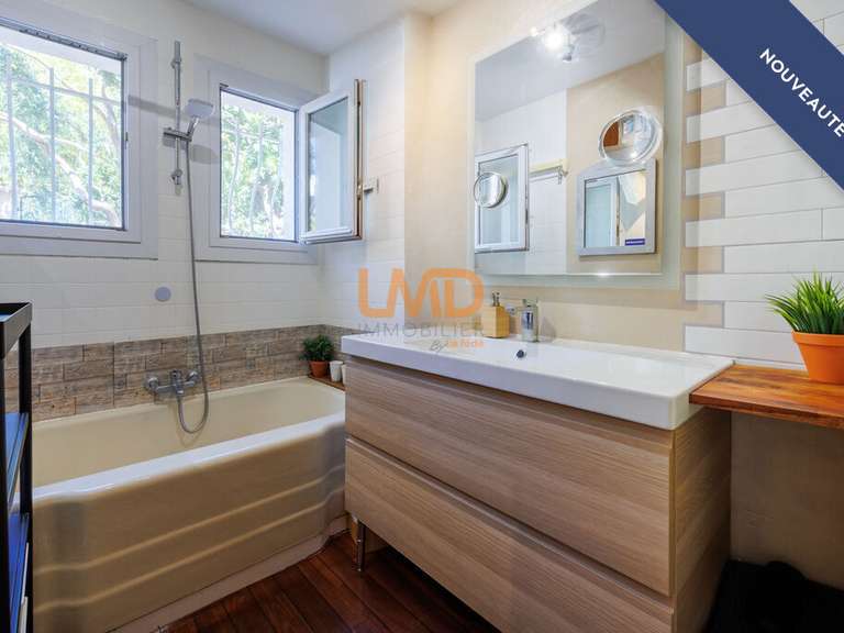 Appartement Marseille 8e - 2 chambres - 94m²