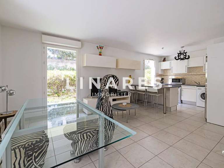 Appartement Marseille 8e - 2 chambres - 67m²
