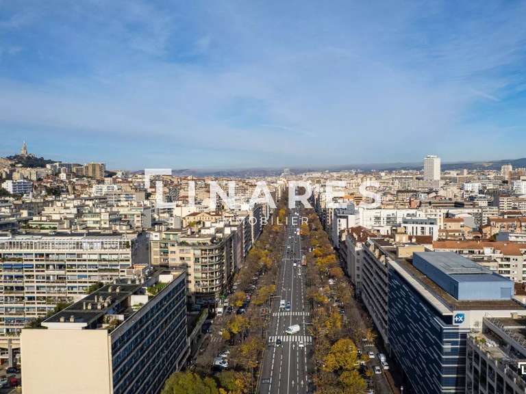 Appartement Marseille 8e - 2 chambres - 67m²