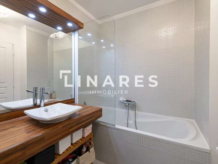 Appartement Marseille 8e - 2 chambres - 67m²