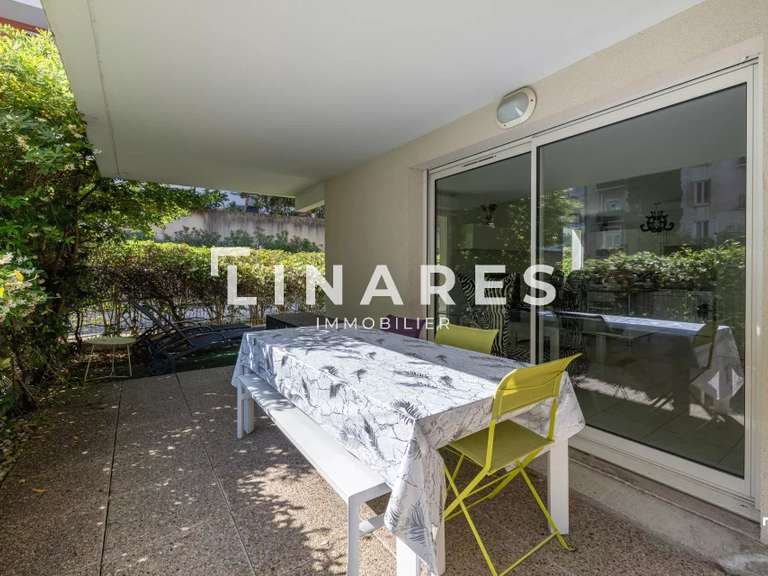 Appartement Marseille 8e - 2 chambres - 67m²
