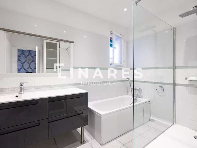 Apartment Marseille 8e - 5 bedrooms - 195m²