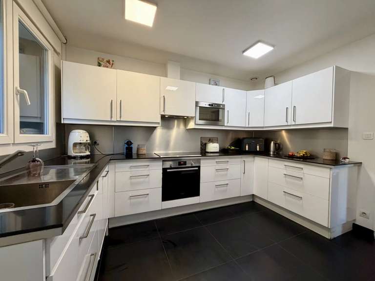 Appartement Marseille 8e - 2 chambres - 96m²
