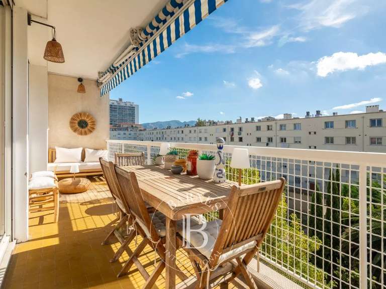 Appartement Marseille 8e - 2 chambres - 108m²