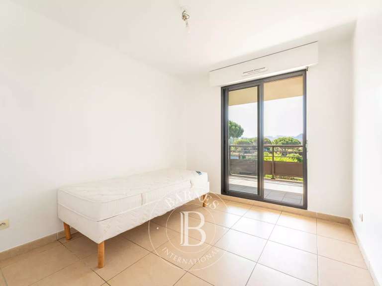 Appartement Marseille 8e - 2 chambres - 72m²