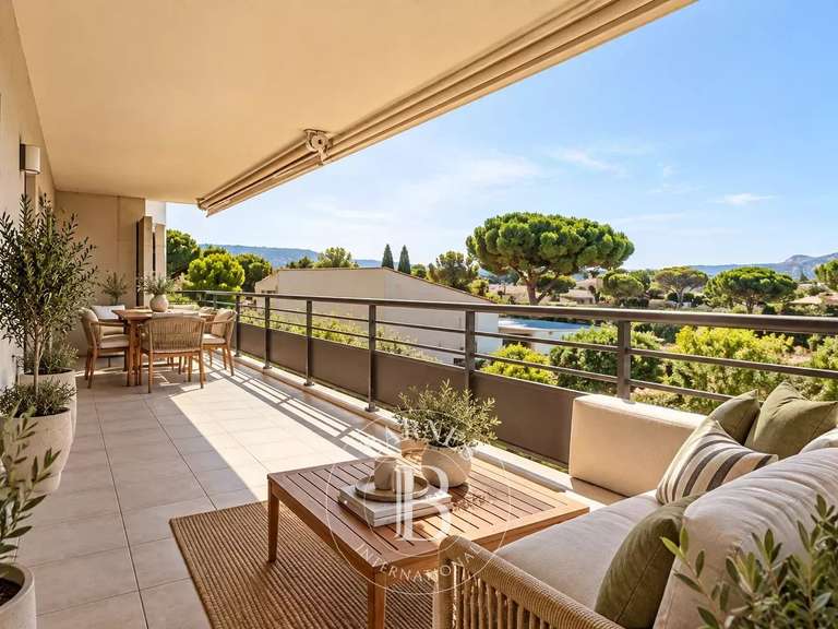 Appartement Marseille 8e - 2 chambres - 72m²