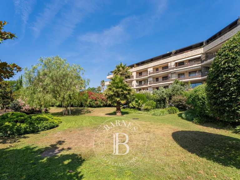 Appartement Marseille 8e - 2 chambres - 72m²