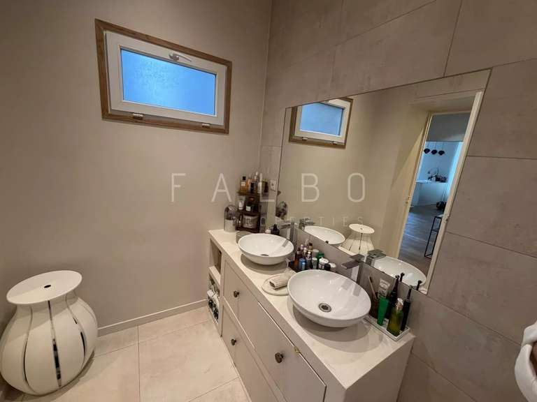 Appartement Marseille 8e - 3 chambres - 97m²