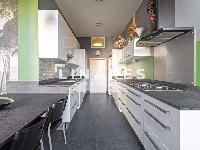 Appartement Marseille 8e - 4 chambres - 198m²