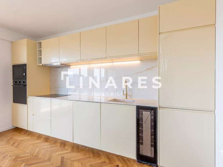Appartement Marseille 8e - 2 chambres - 81m²