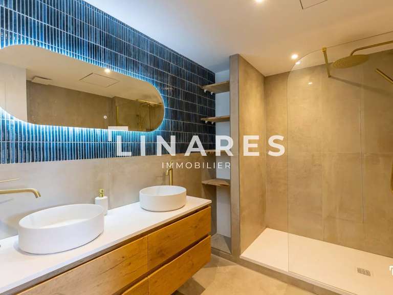 Appartement Marseille 8e - 2 chambres - 81m²