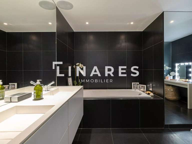 Appartement Marseille 8e - 3 chambres - 170m²