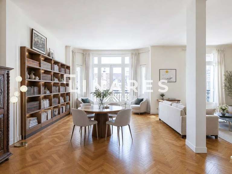 Appartement Marseille 8e - 5 chambres - 158m²