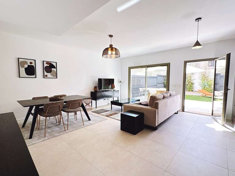 Appartement Marseille 8e - 2 chambres - 63m²