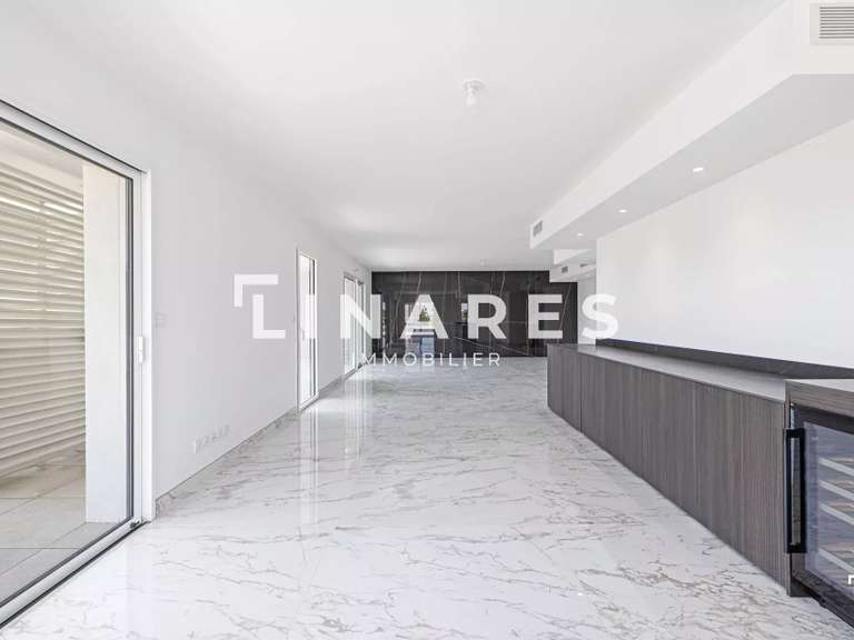 Apartment Marseille 8e - 3 bedrooms - 160m²