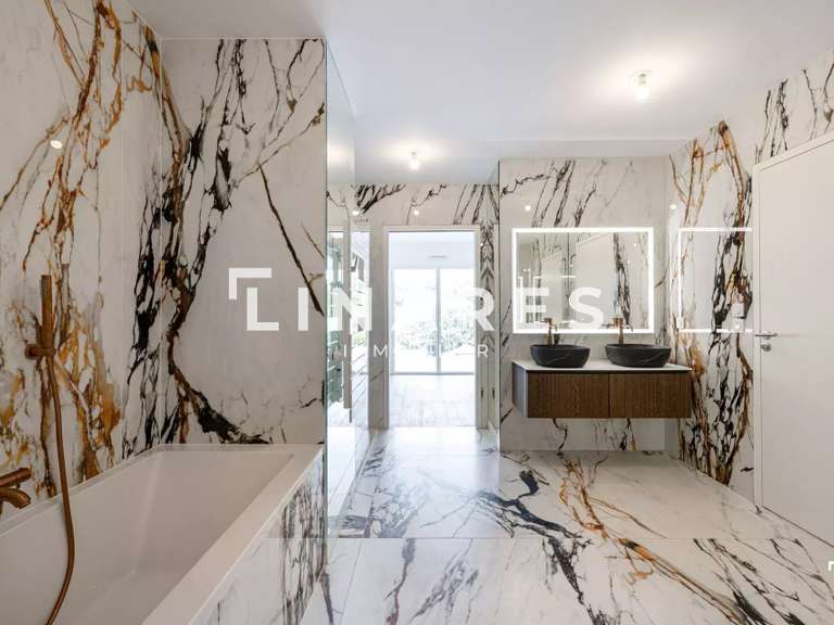 Apartment Marseille 8e - 3 bedrooms - 160m²